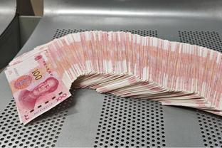 还是打铁匠！托马斯手感依旧冰凉半场10中2仅得7分